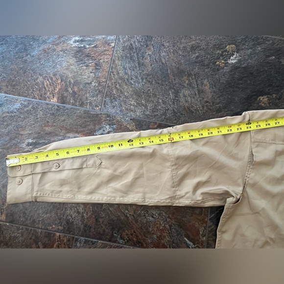 Men’s khaki Columbia long sleeve with Omni shade fishing shirt. Size medium - Picture 8 of 12